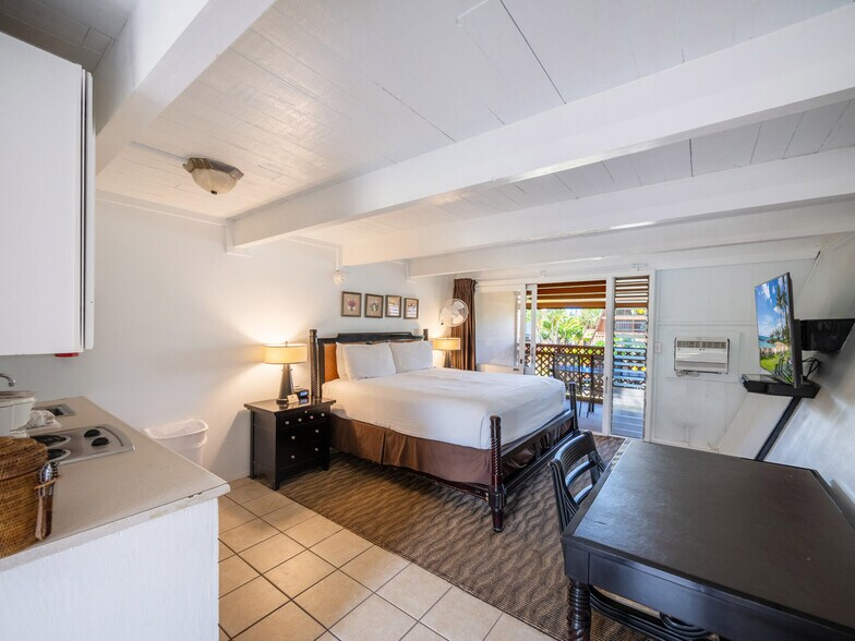 More Photos Of 1300 Kamehameha V Hwy, Kaunakakai Hotel For Sale