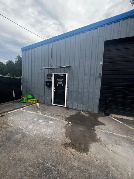 More Photos Of 520-522 Monroe Ave, Rochester Storefront Retail Residential For Lease