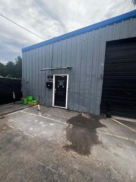 More Photos Of 520-522 Monroe Ave, Rochester Storefront Retail Residential For Lease