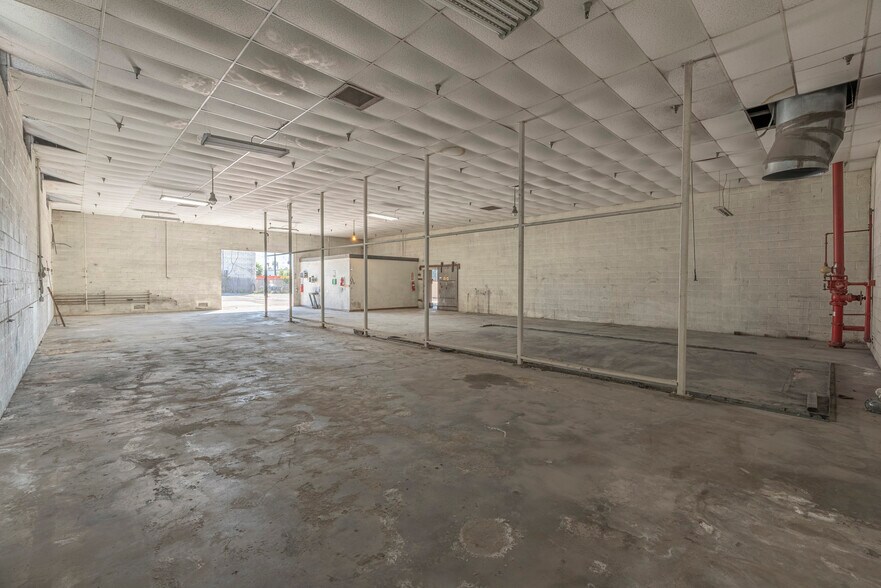 More Photos Of 1003 E G St, Wilmington Warehouse For Lease