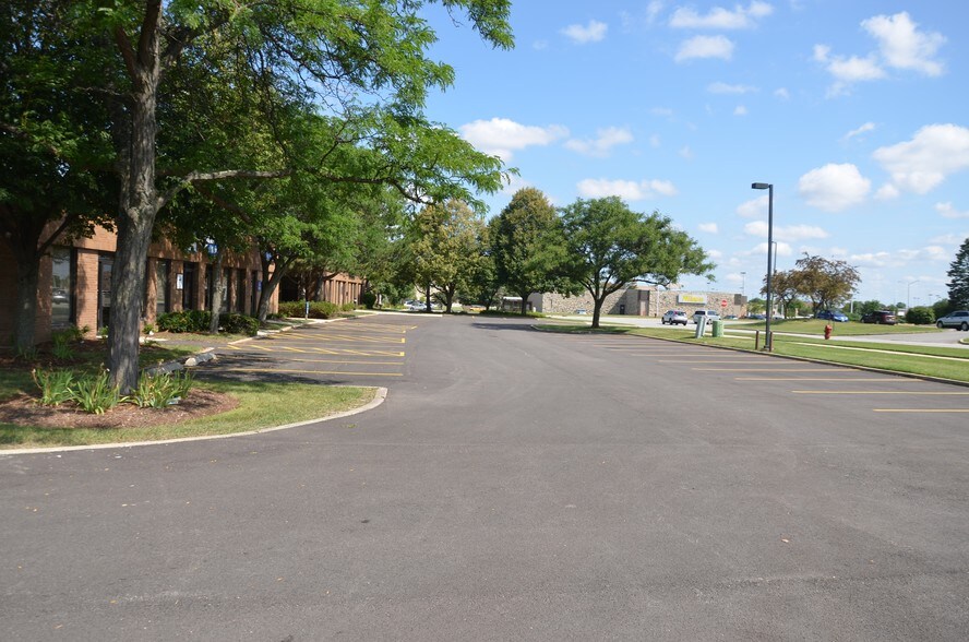 More Photos Of 4255 Westbrook Dr, Aurora Medical For Lease