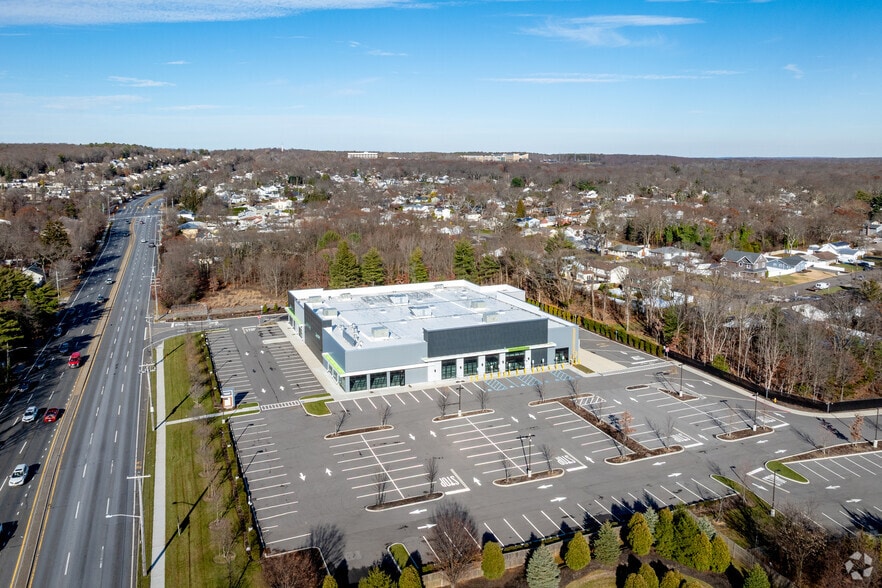 More Photos Of 3017 N Ocean Ave, Farmingville General Retail For Lease