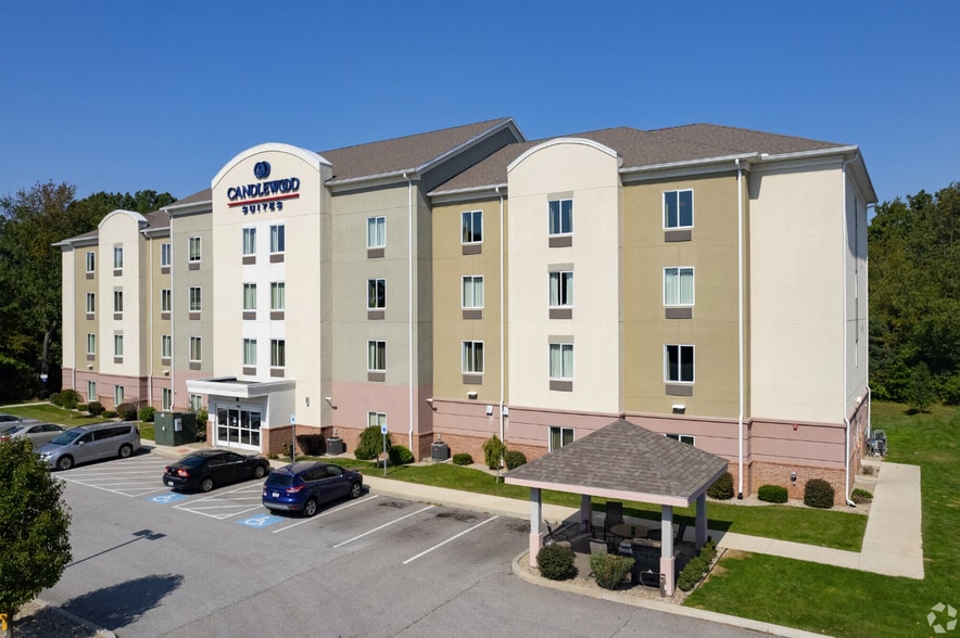 More Photos Of 1220 E Douglas Rd, Granger Hotel For Sale