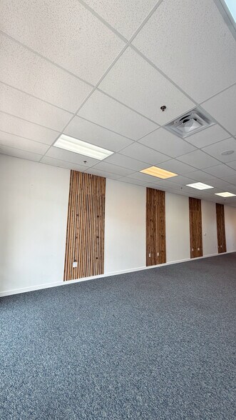 More Photos Of 28421 N Vistancia Blvd, Peoria General Retail For Lease