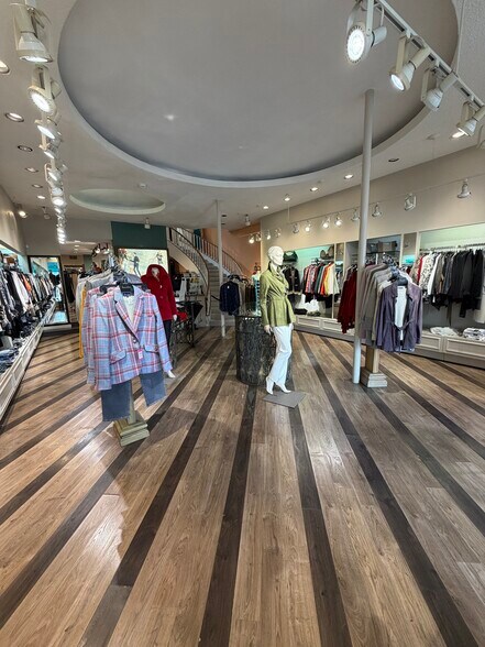 More Photos Of 755 Bridgeway, Sausalito General Retail For Lease