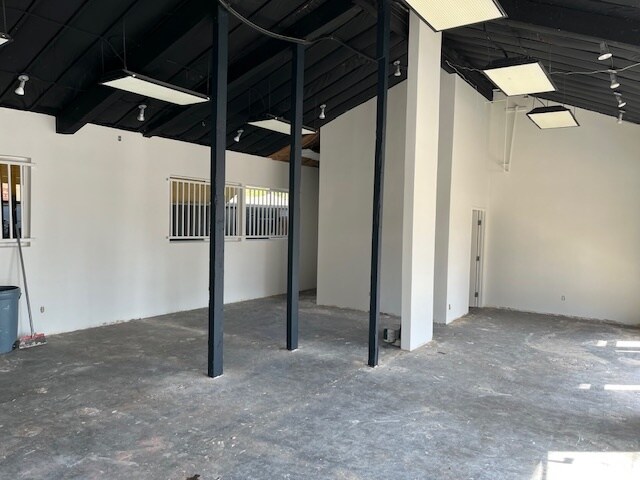 More Photos Of 2708-2716 Via Cascadita, San Clemente Storefront Retail Office For Lease