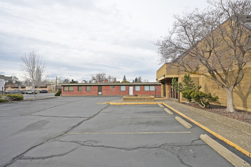 More Photos Of 401 S 12th Ave, Yakima Medical For Sale