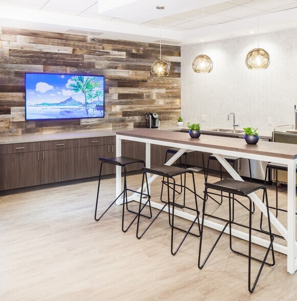 More Photos Of 19701 Hamilton Ave, Torrance Office For Sale