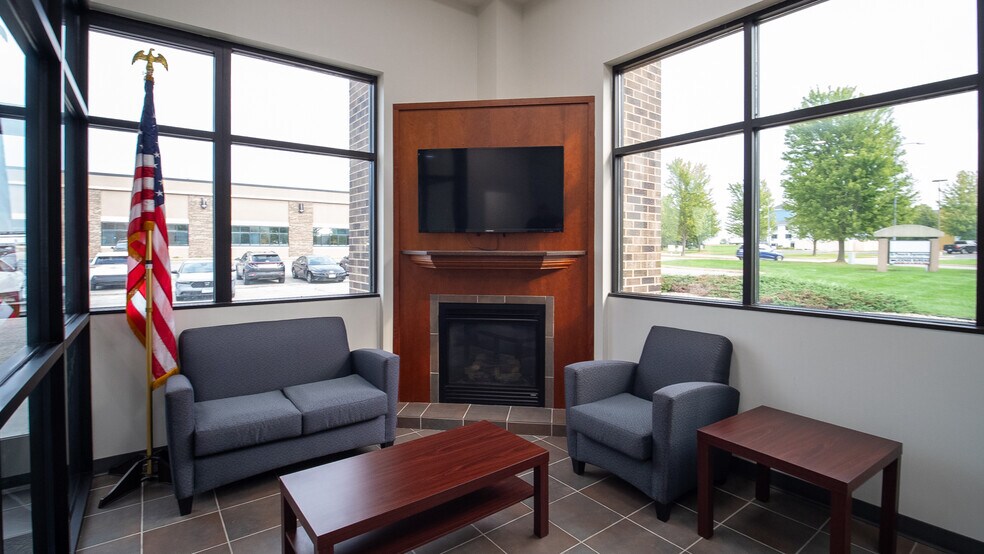 More Photos Of 7389 Airport View Dr SW, Rochester Office For Lease