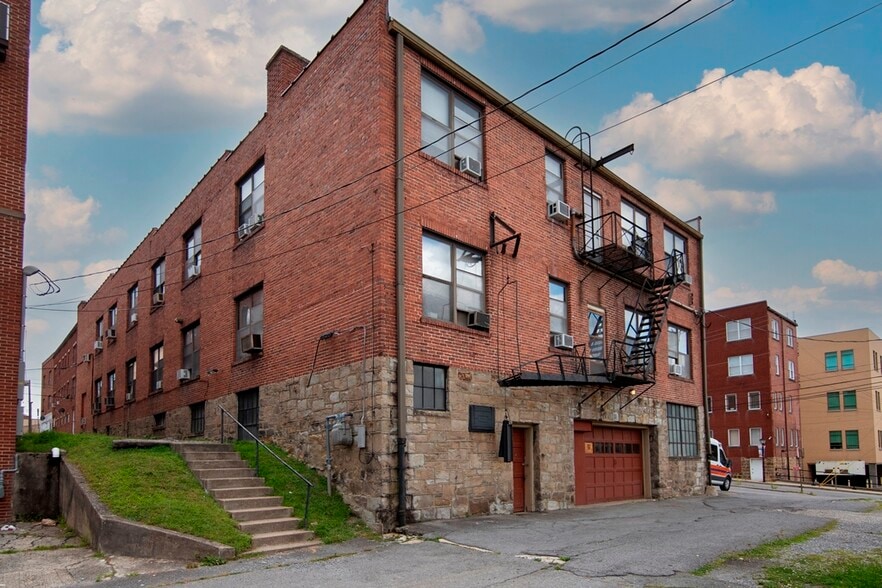 More Photos Of 207 S Heber St, Beckley Office For Sale