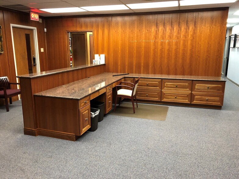 More Photos Of 540 W Galena Blvd, Aurora Office For Lease