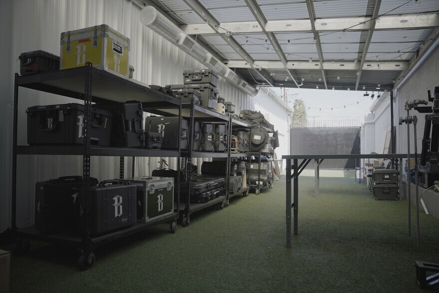 More Photos Of 3921 W Jefferson Blvd, Los Angeles Flex For Lease