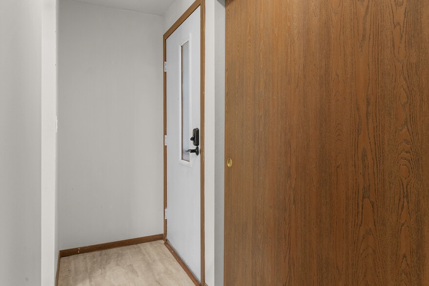 More Photos Of 910 E Cedar Ave, Manitowoc Apartments For Sale