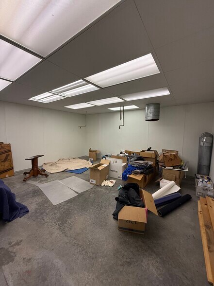 More Photos Of 1202 Industrial Dr, Warsaw Industrial For Sale