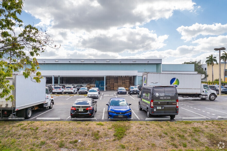 More Photos Of 1800 NW 89th Pl, Miami Refrigeration Cold Storage For Sale