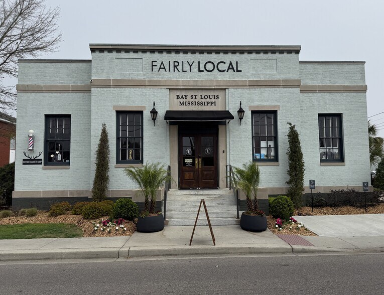 More Photos Of 137 Main St, Bay Saint Louis General Retail For Sale