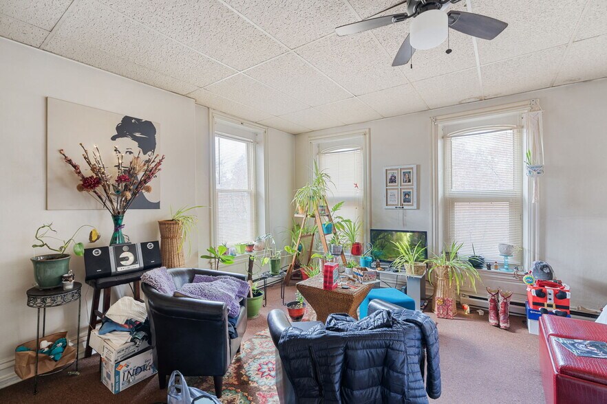 More Photos Of 962 W Hamilton St, Allentown Storefront Retail Residential For Lease