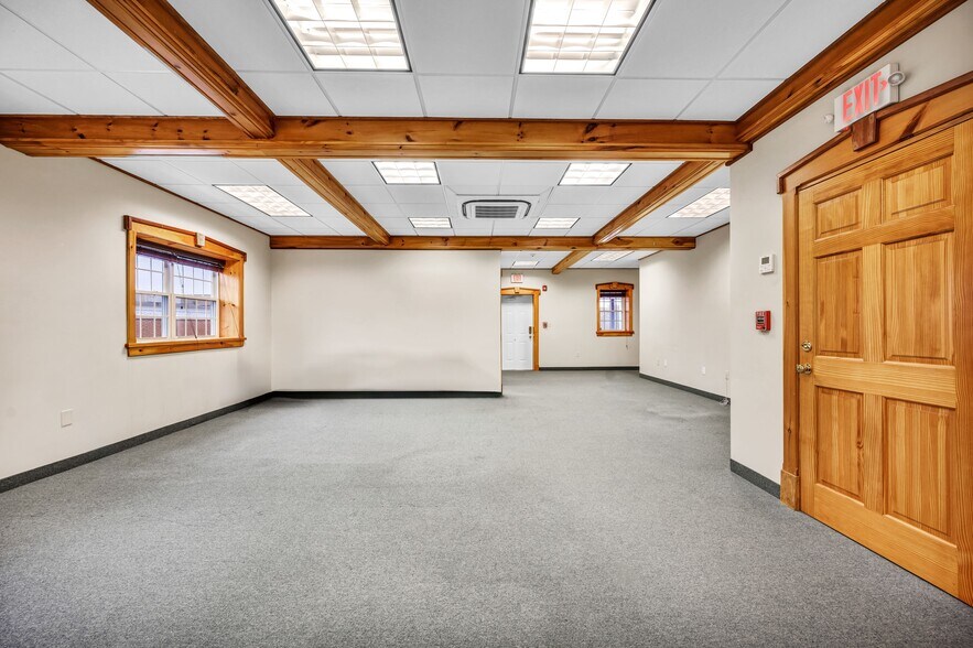 More Photos Of 132 Main St, Southington Bank For Lease