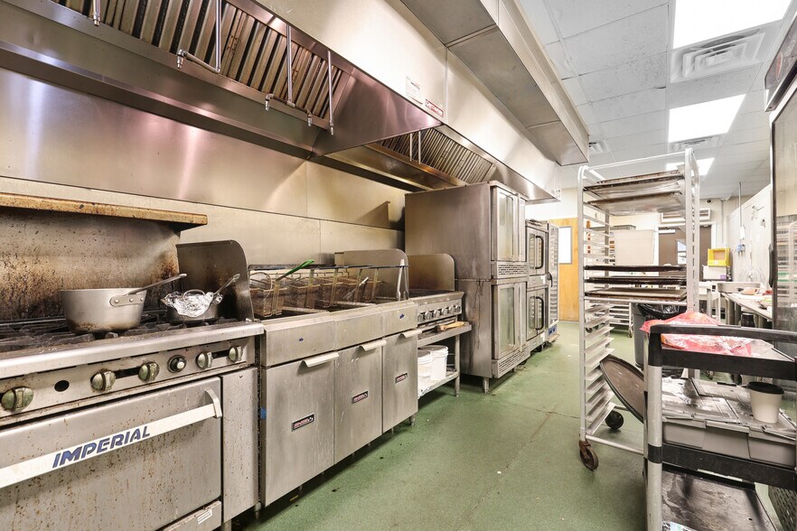 More Photos Of 114 Horizon Park Dr, Savannah Restaurant For Sale