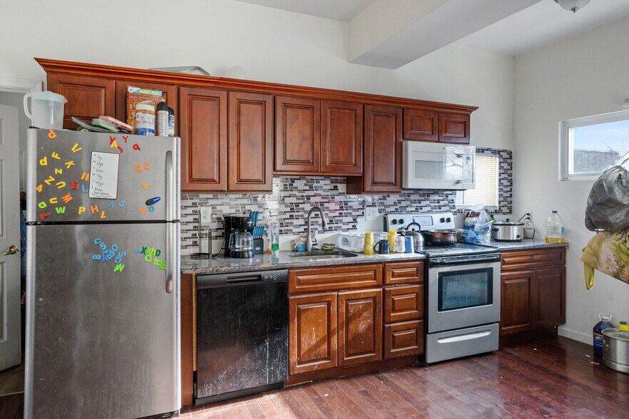 More Photos Of 3301-3303 N 16th St, Philadelphia Apartments For Sale