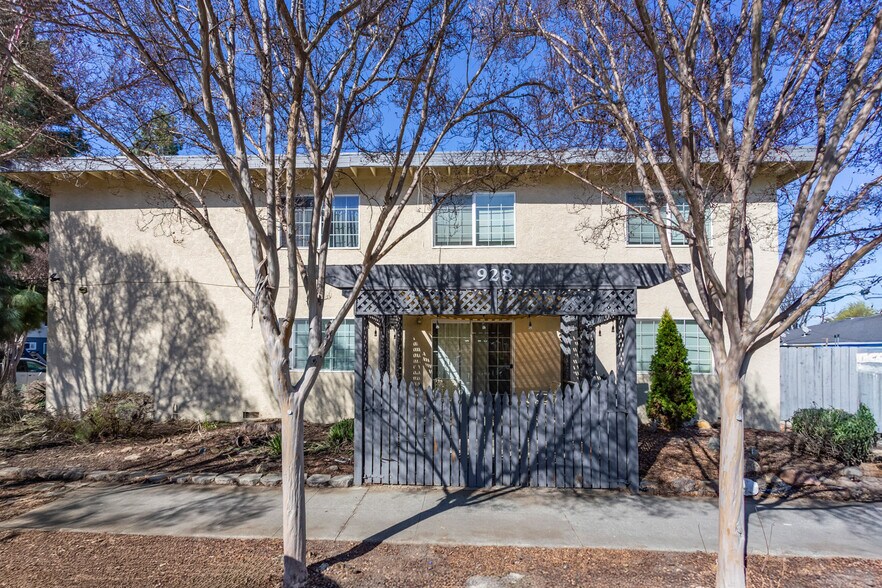 More Photos Of 928-930 Ravenscourt Ave, Campbell Apartments For Sale