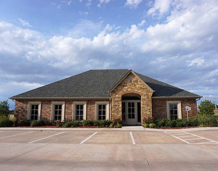 More Photos Of 920 NW 139th Street Pky, Oklahoma City Office For Lease