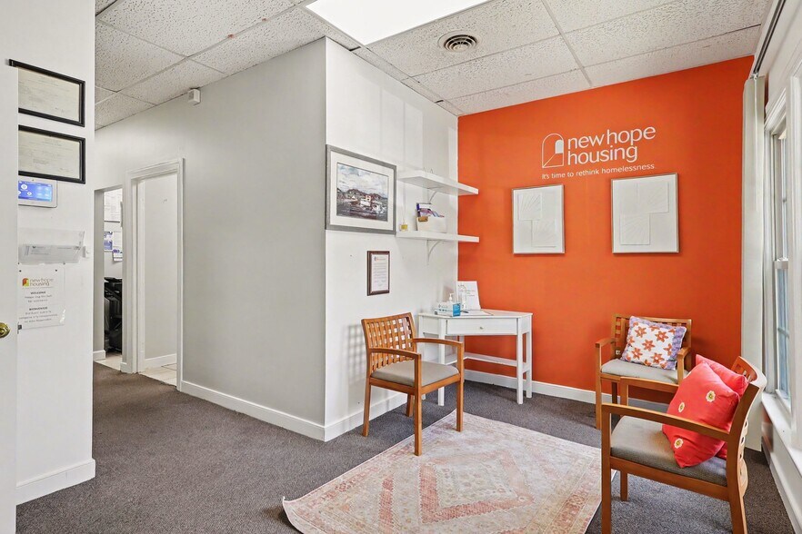 More Photos Of 8407 Richmond Hwy, Alexandria Storefront For Sale