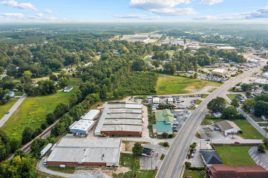 More Photos Of 711 E Rose St, Smithfield Warehouse For Sale