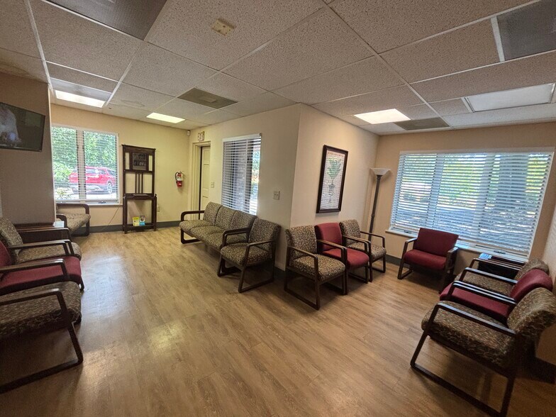 More Photos Of 112 Surgical Blvd, Seneca Medical For Sale