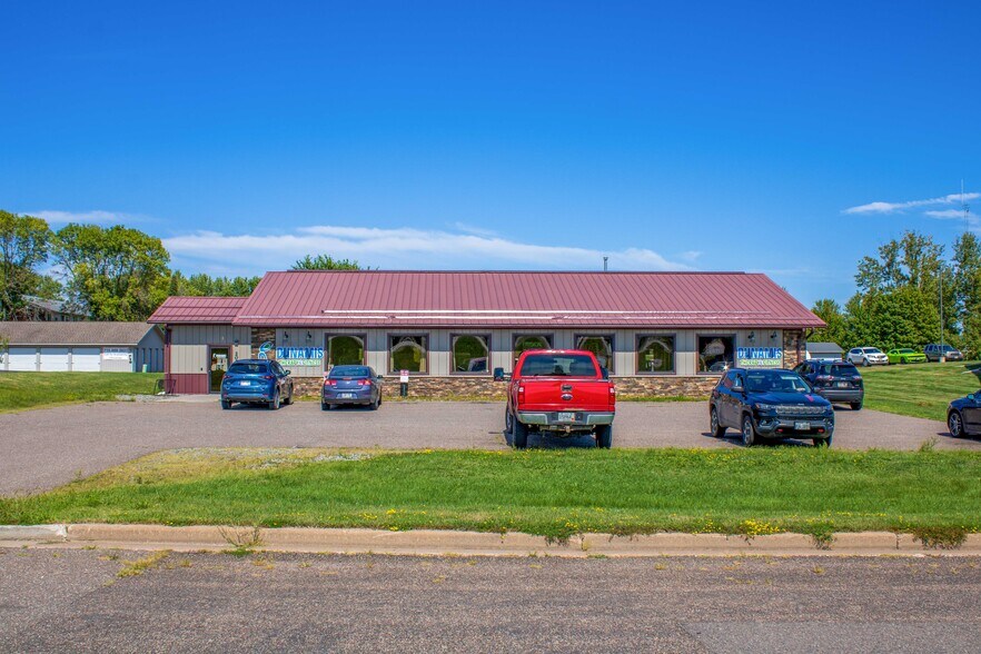 More Photos Of 205 E Hill St, Thorp Medical For Sale