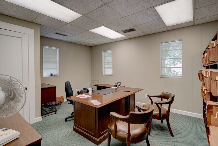 More Photos Of 14 S 5th Ave, Wilmington Office For Sale