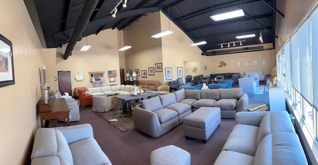 More Photos Of 1043 Lenoir Rhyne Blvd, Hickory Freestanding For Lease