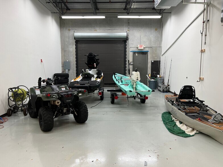 More Photos Of 2895 Jupiter Park Dr, Jupiter Light Manufacturing For Lease