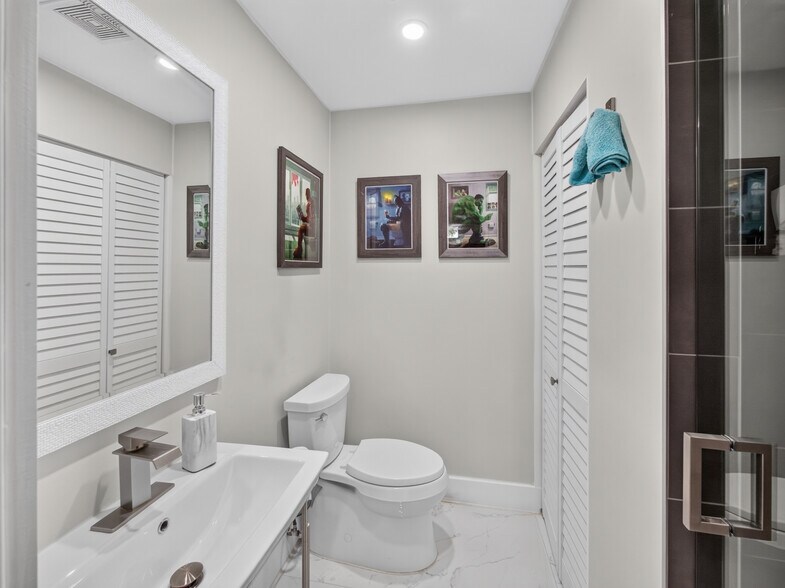 More Photos Of 10717 Sw 104th St, Miami Office For Sale
