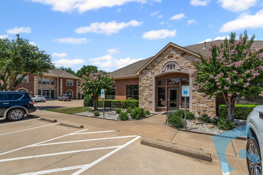 More Photos Of 751 E Southlake Blvd, Southlake Office For Sale