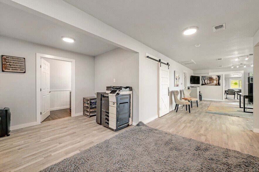 More Photos Of 4909 Bell Springs Rd, Dripping Springs Light Manufacturing For Sale