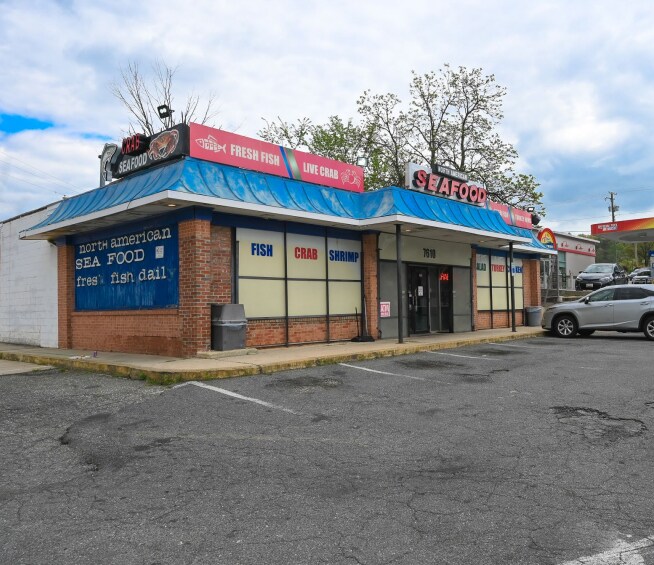 Primary Photo Of 7610 Landover Rd, Hyattsville Restaurant For Sale