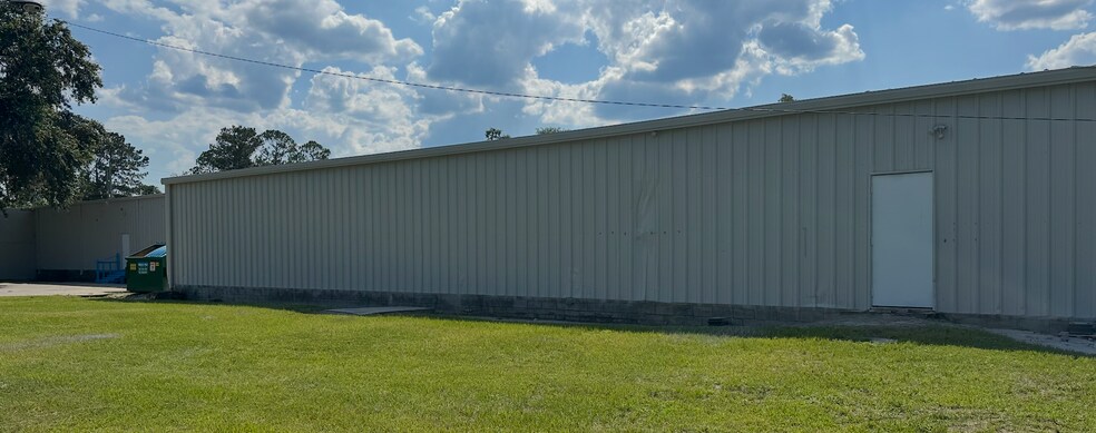 More Photos Of 1141 US Highway 41 NW, Jasper Distribution For Lease