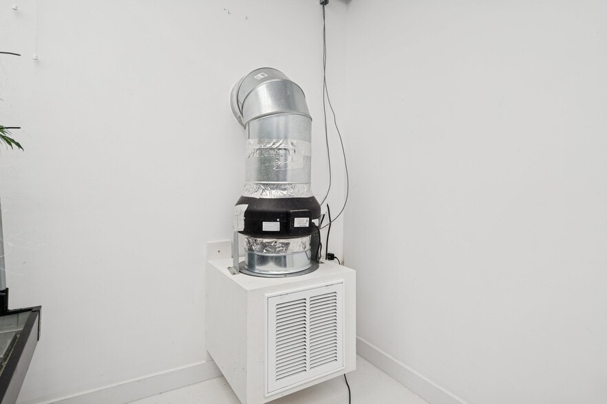 More Photos Of 12217 S Broadway, Edmond Warehouse For Sale