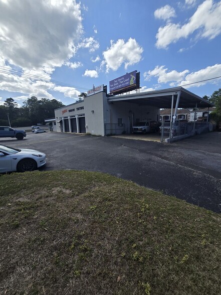 More Photos Of 897 N Monroe St, Tallahassee Auto Repair For Sale