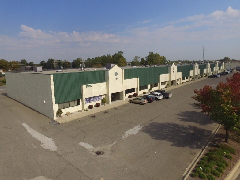 More Photos Of 26000 Northline Commerce Dr, Taylor Warehouse For Lease
