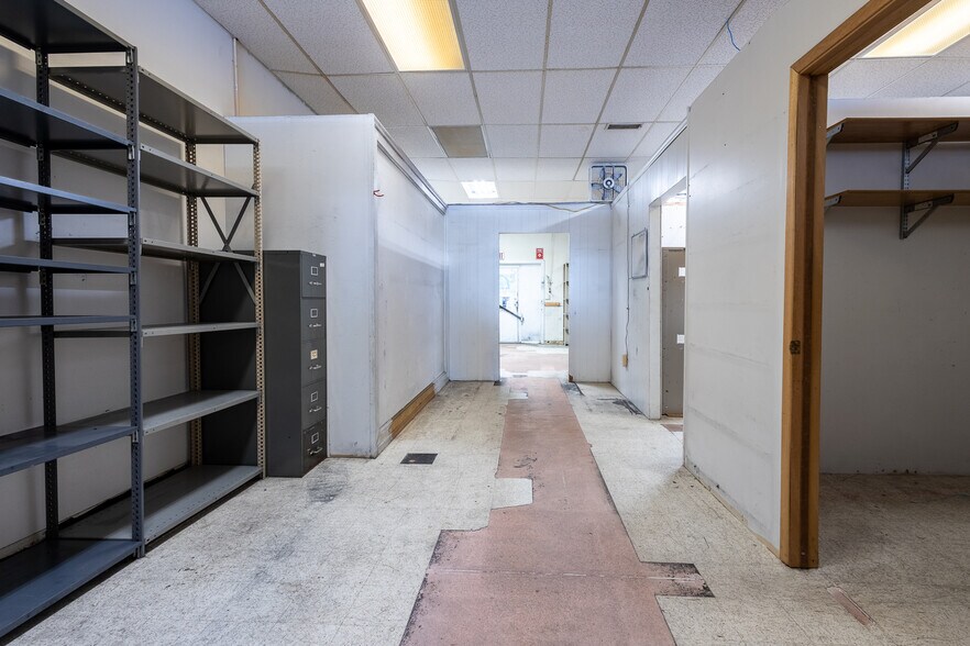 More Photos Of 2313 13th, Columbus General Retail For Sale