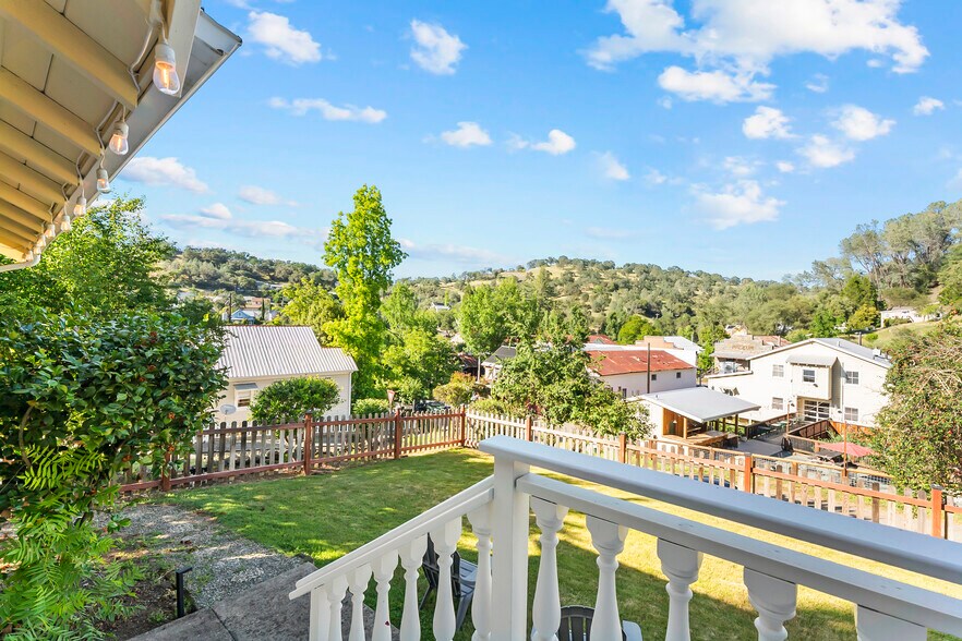 More Photos Of 14202 S State Highway 49, Amador City Hotel For Sale
