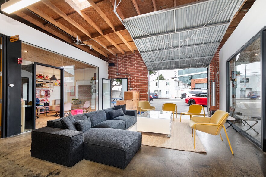 More Photos Of 8924 Lindblade St, Culver City Loft Creative Space For Lease