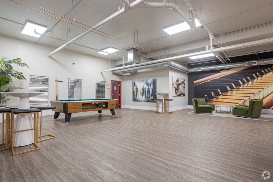 More Photos Of 1235 11th Ave SW, Calgary Apartments For Lease