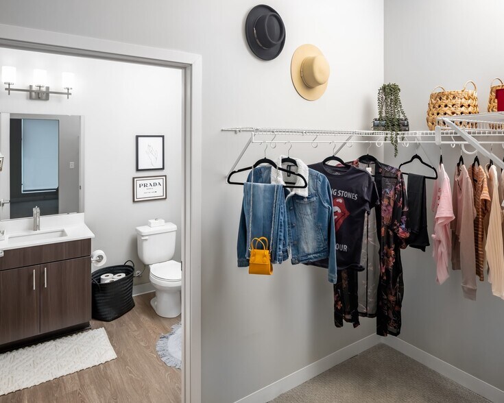 More Photos Of 1401 W 23rd St, Lawrence Apartments For Lease