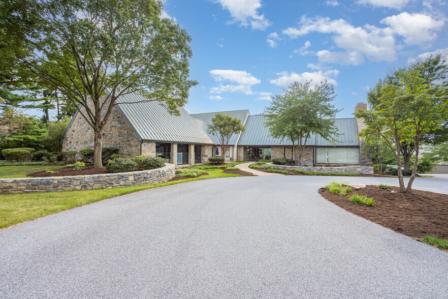 Primary Photo Of 1910 Harrington Dr, Lancaster Office For Lease