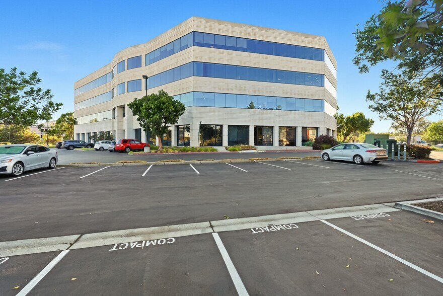 More Photos Of 1840 Gateway Dr, San Mateo Coworking Space