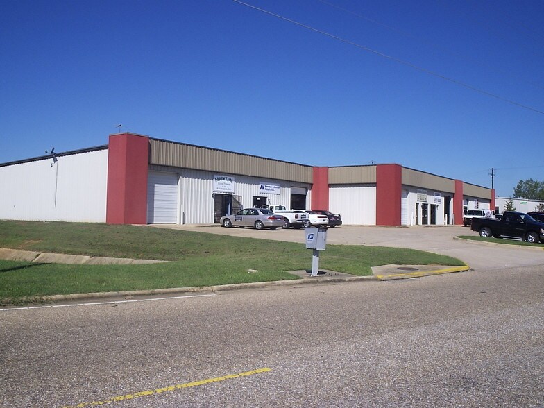 Primary Photo Of 737 Oliver Rd, Montgomery Flex For Lease