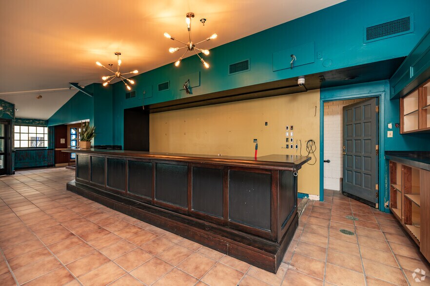 More Photos Of 6230-6360 Busch Blvd, Columbus Unknown For Lease